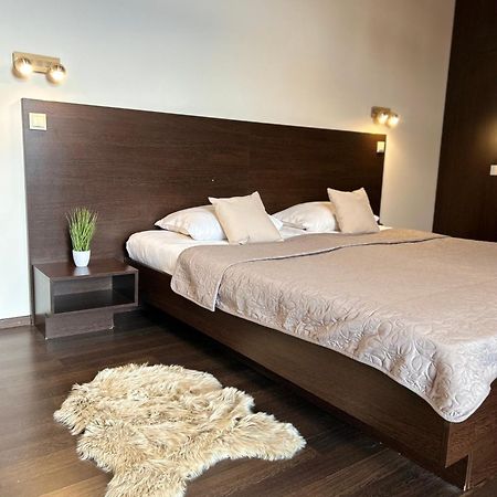 Ar Golden House Hotel Kosice Bagian luar foto
