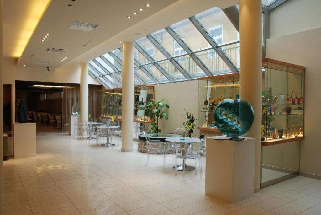 Ar Golden House Hotel Kosice Bagian luar foto