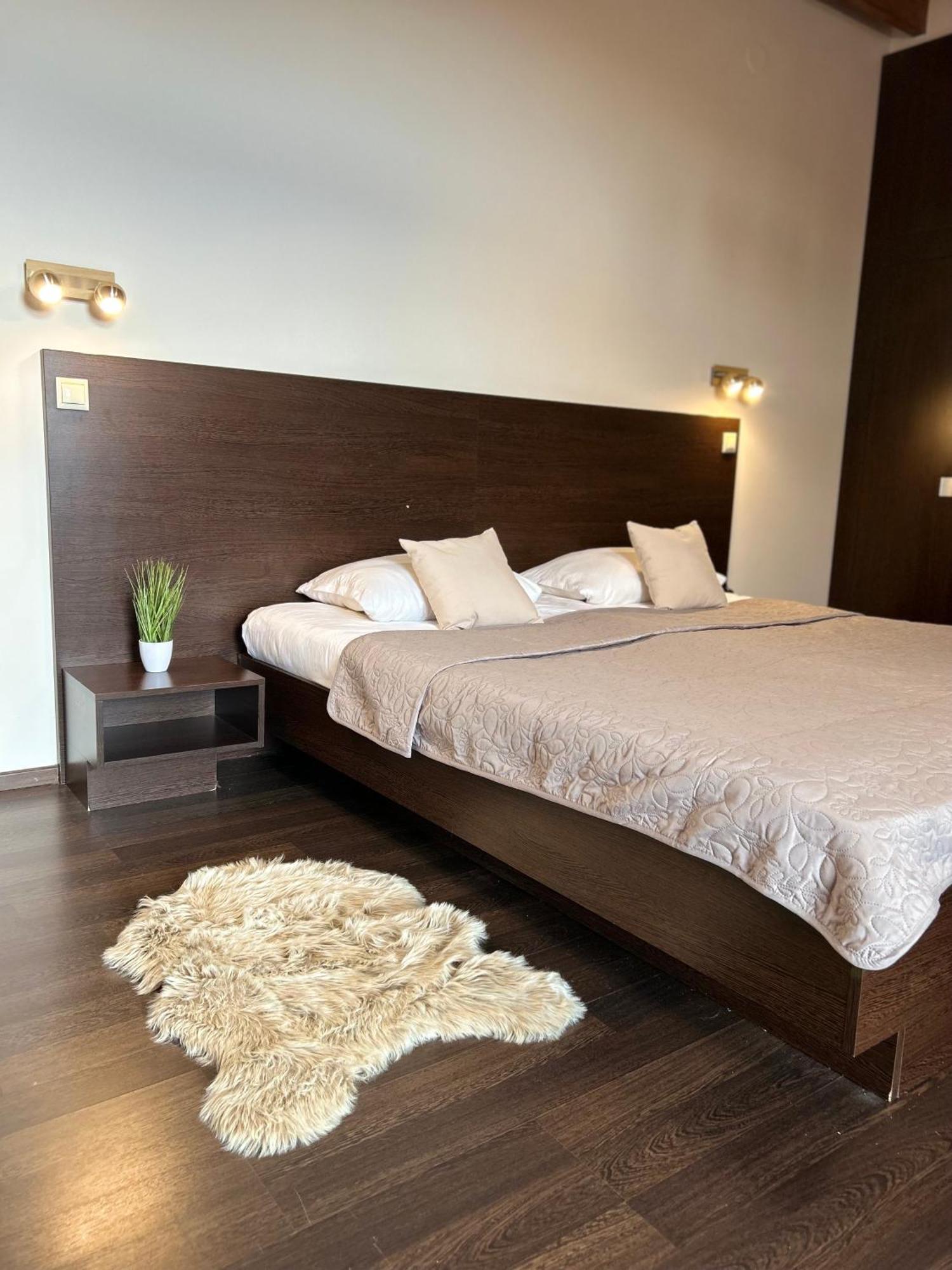 Ar Golden House Hotel Kosice Bagian luar foto